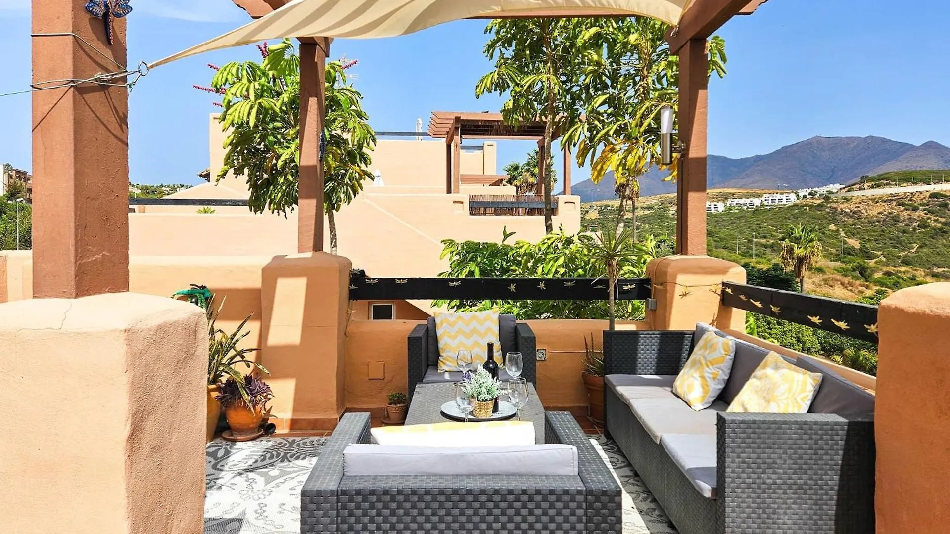 Apartment 2 Bedroom Penthouse Casares Sol With Sunny Terrace