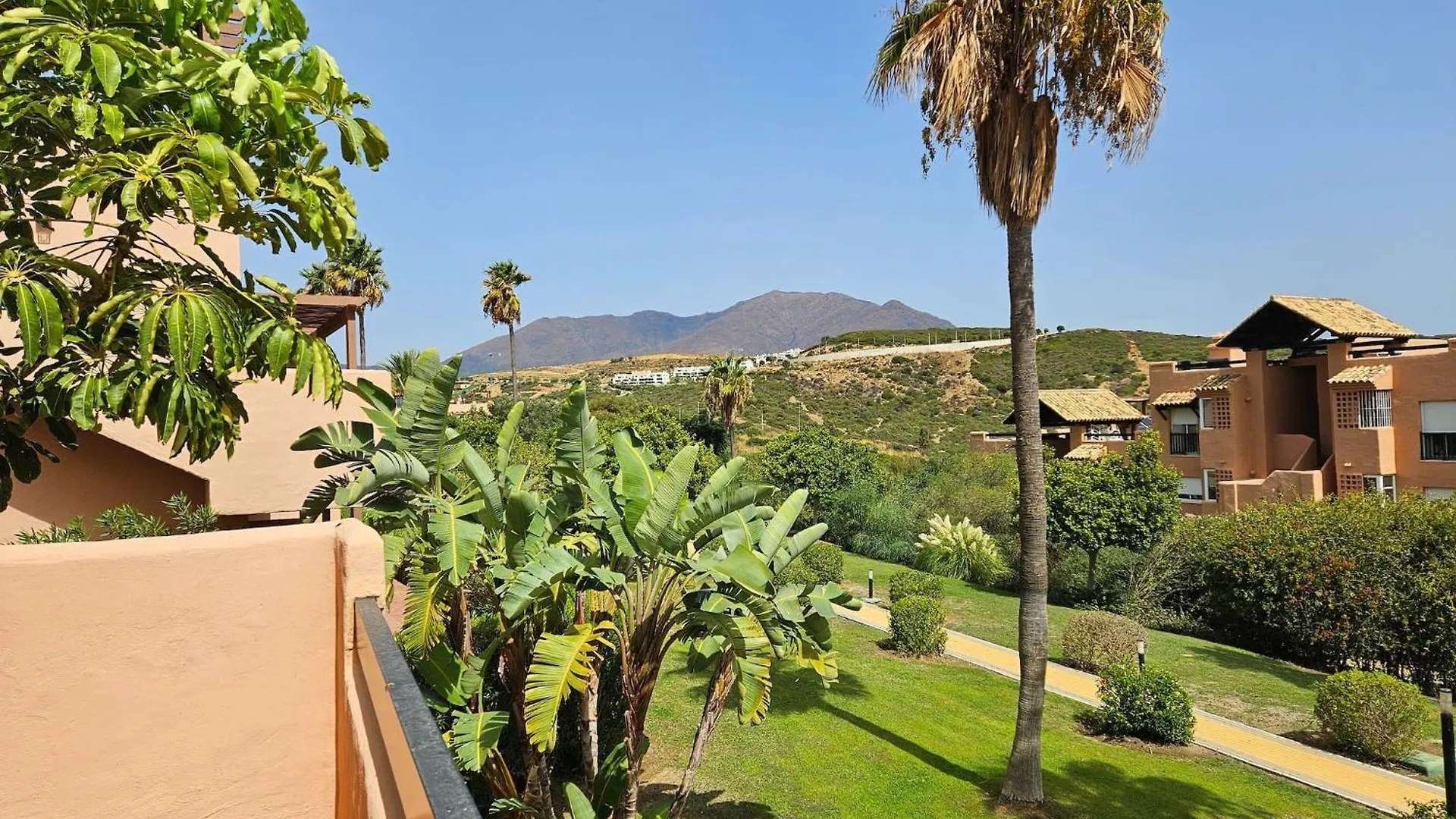 2 Bedroom Penthouse Casares Sol With Sunny Terrace