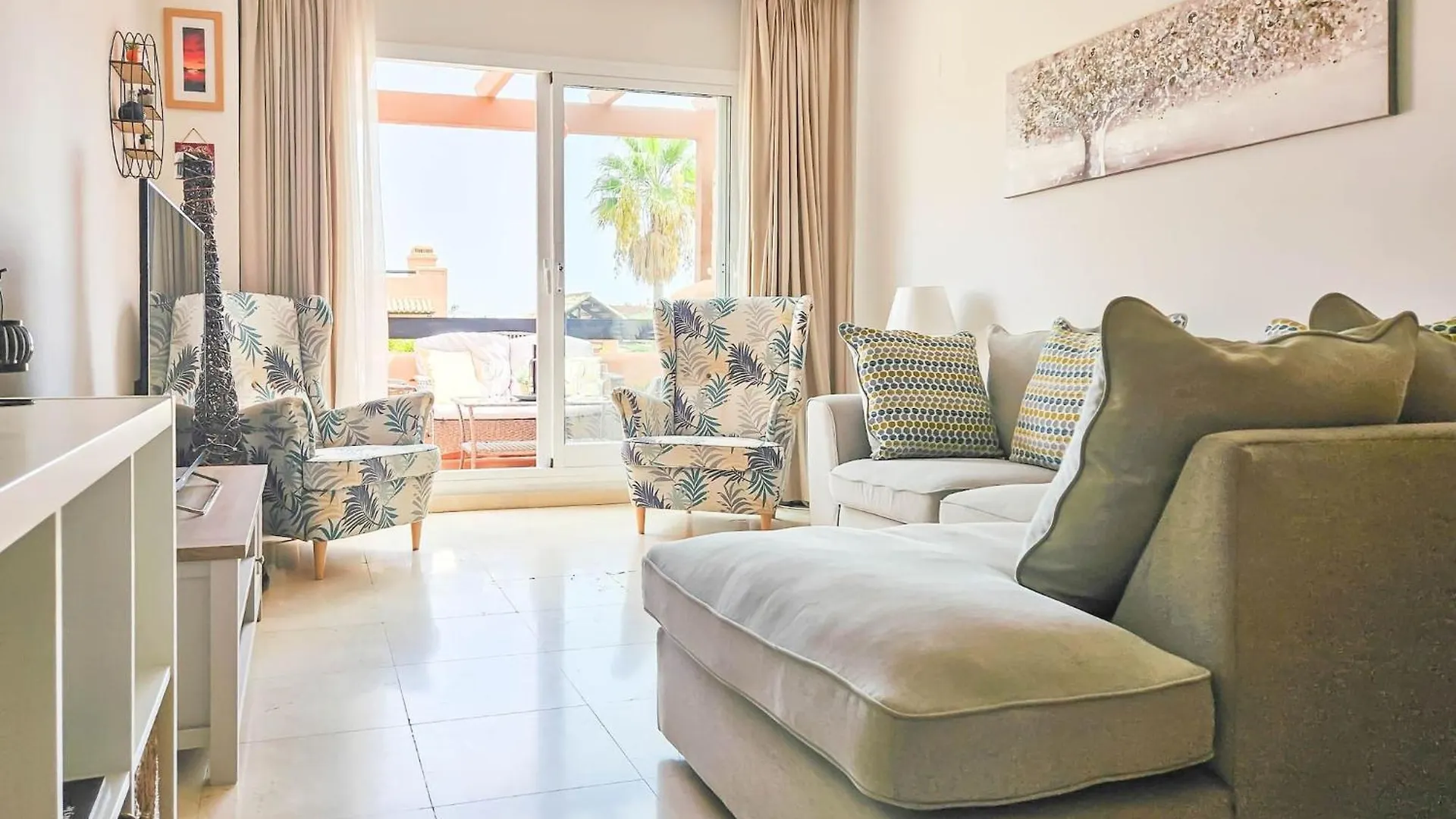 Apartment 2 Bedroom Penthouse Casares Sol With Sunny Terrace